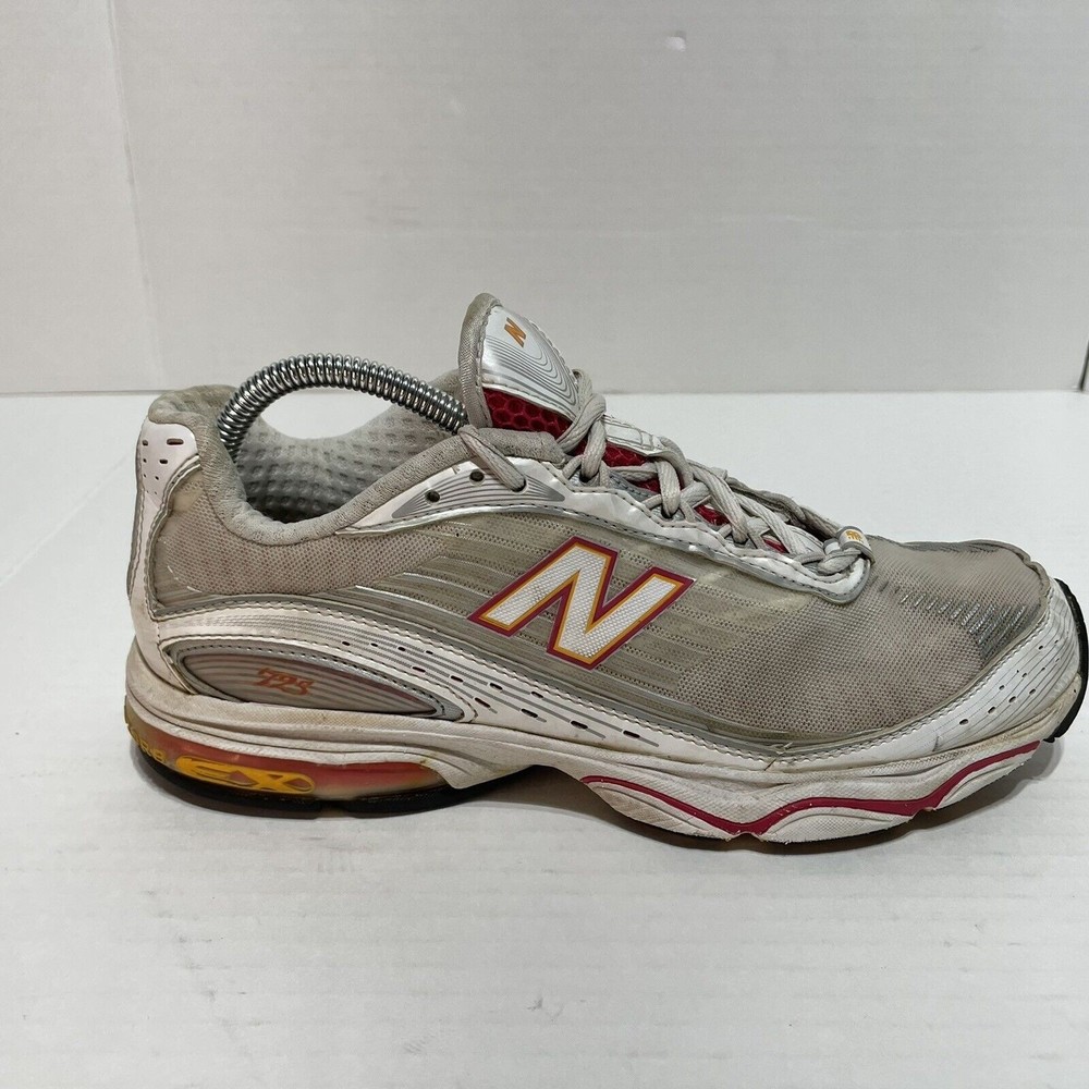 WOMENS NEW BALANCE - 725 Abzorb - Running Shoe - Size 10 B - WR725WT